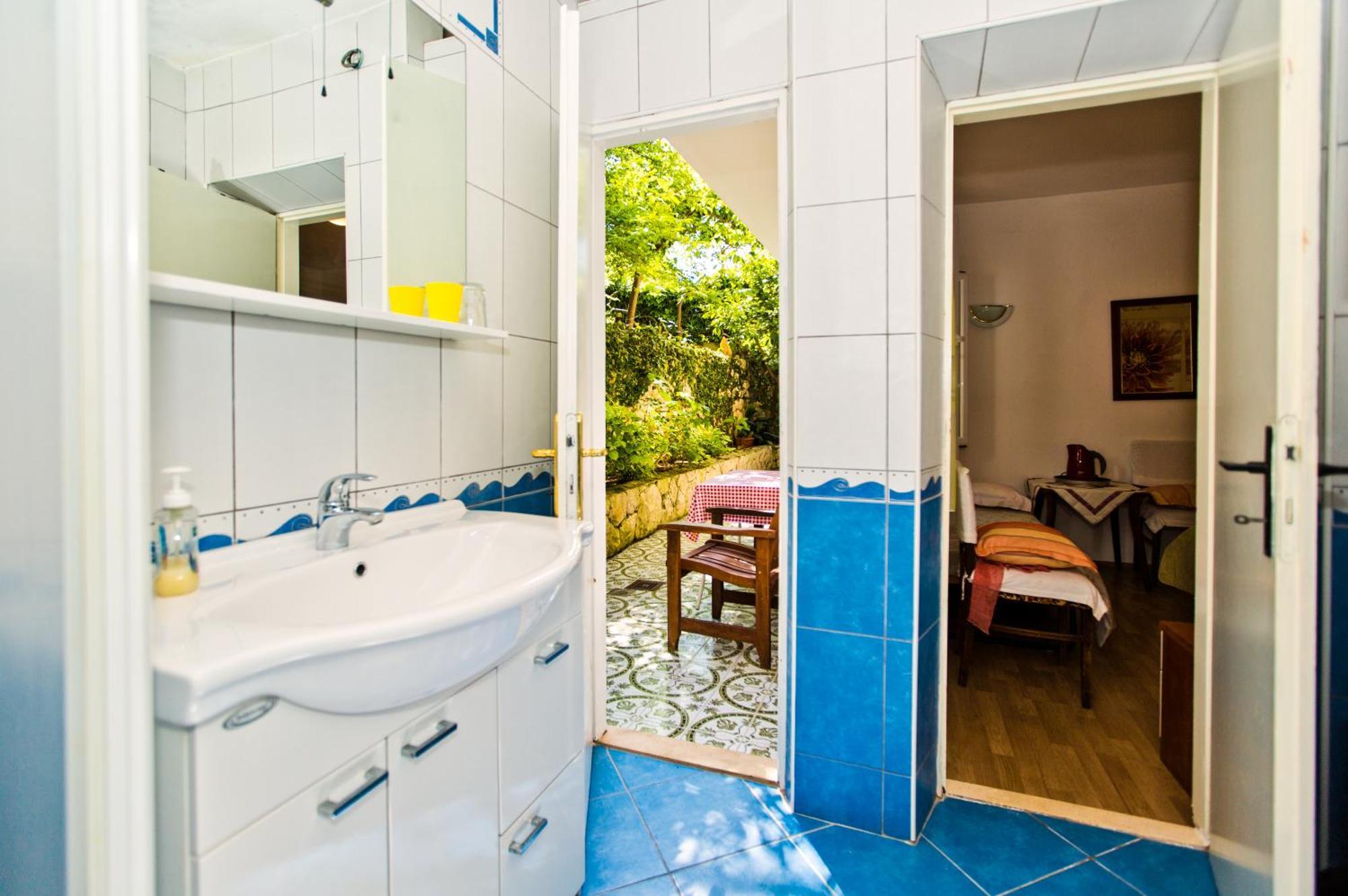 Rooms Barbaric Hvar Town Exterior photo